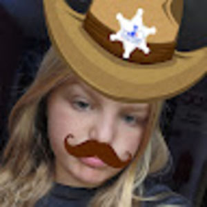 Meet your Posher, Chloe